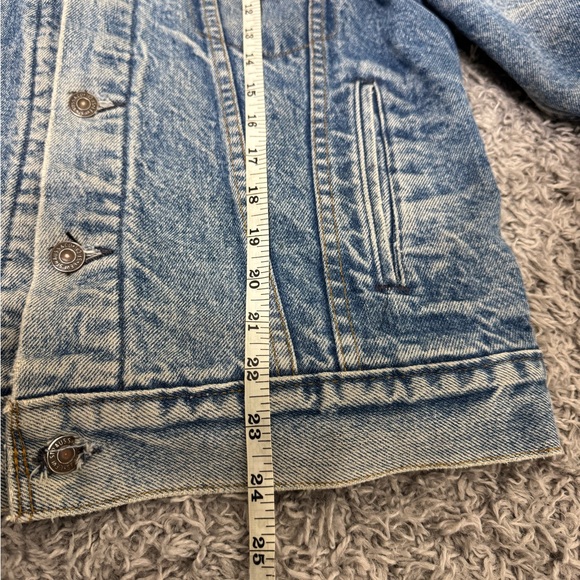 Vintage Levil's 80s 70904-
0317 denim jacket. - Picture 4 of 10